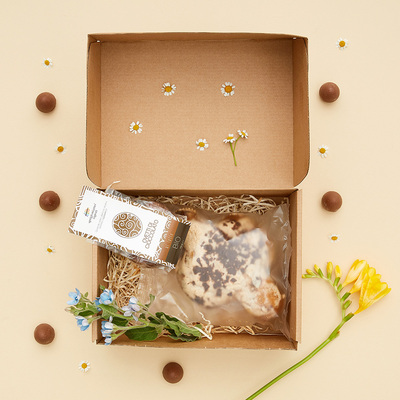 Confezione ovetti di Pasqua al latte e colombina