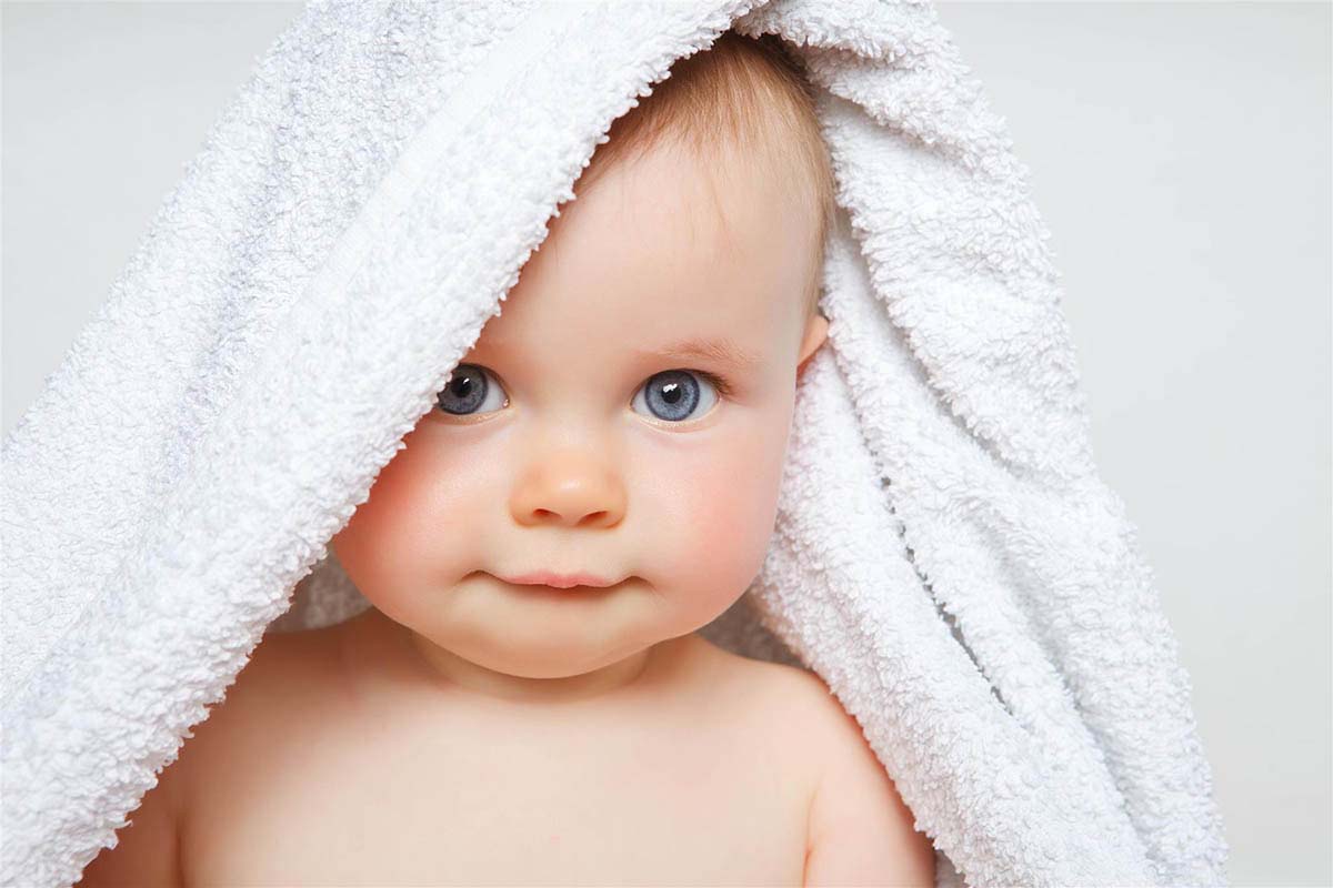 Reidratare la pelle del neonato dopo il bagnetto: una prassi importante