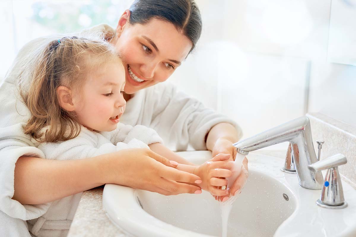 Detergere le mani: una prassi importante, fuori e dentro casa