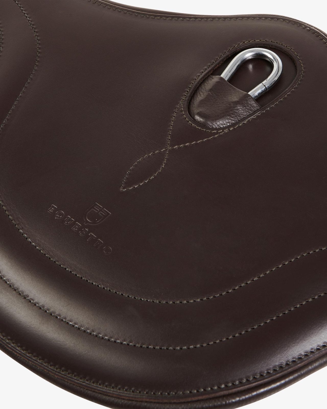 Jumping girth in leather with protectors