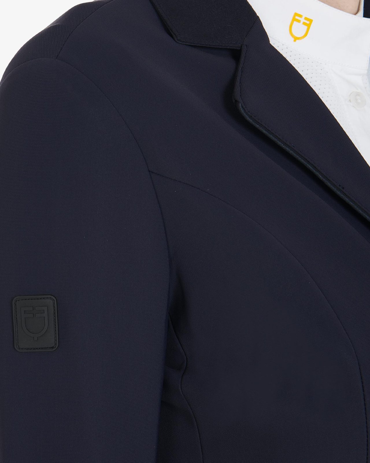 Women's three-button competition jacket