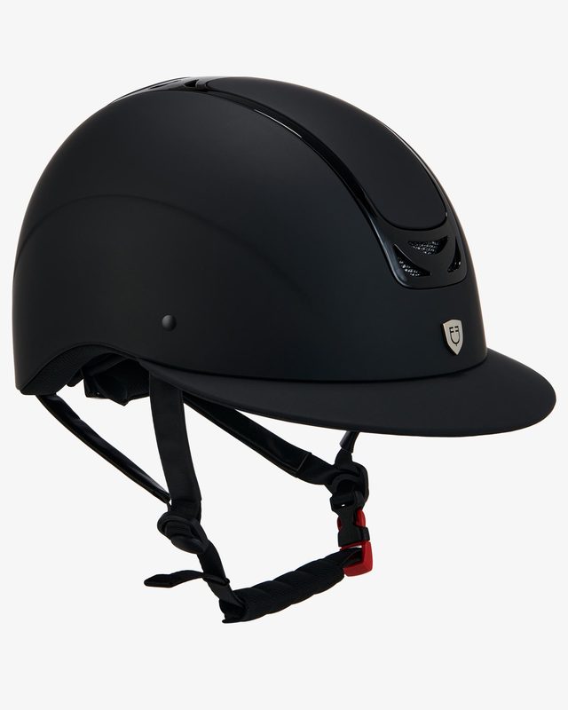 Ultra-light helmet with silk-effect shell