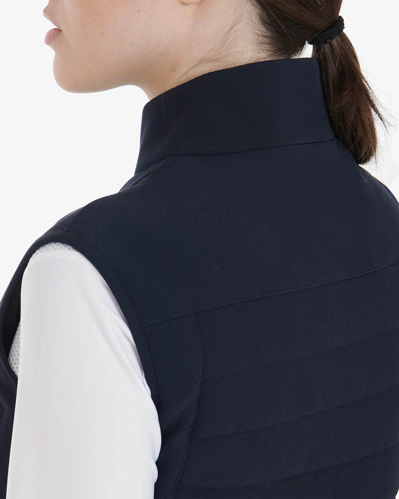 Women's vest in breathable technical fabric