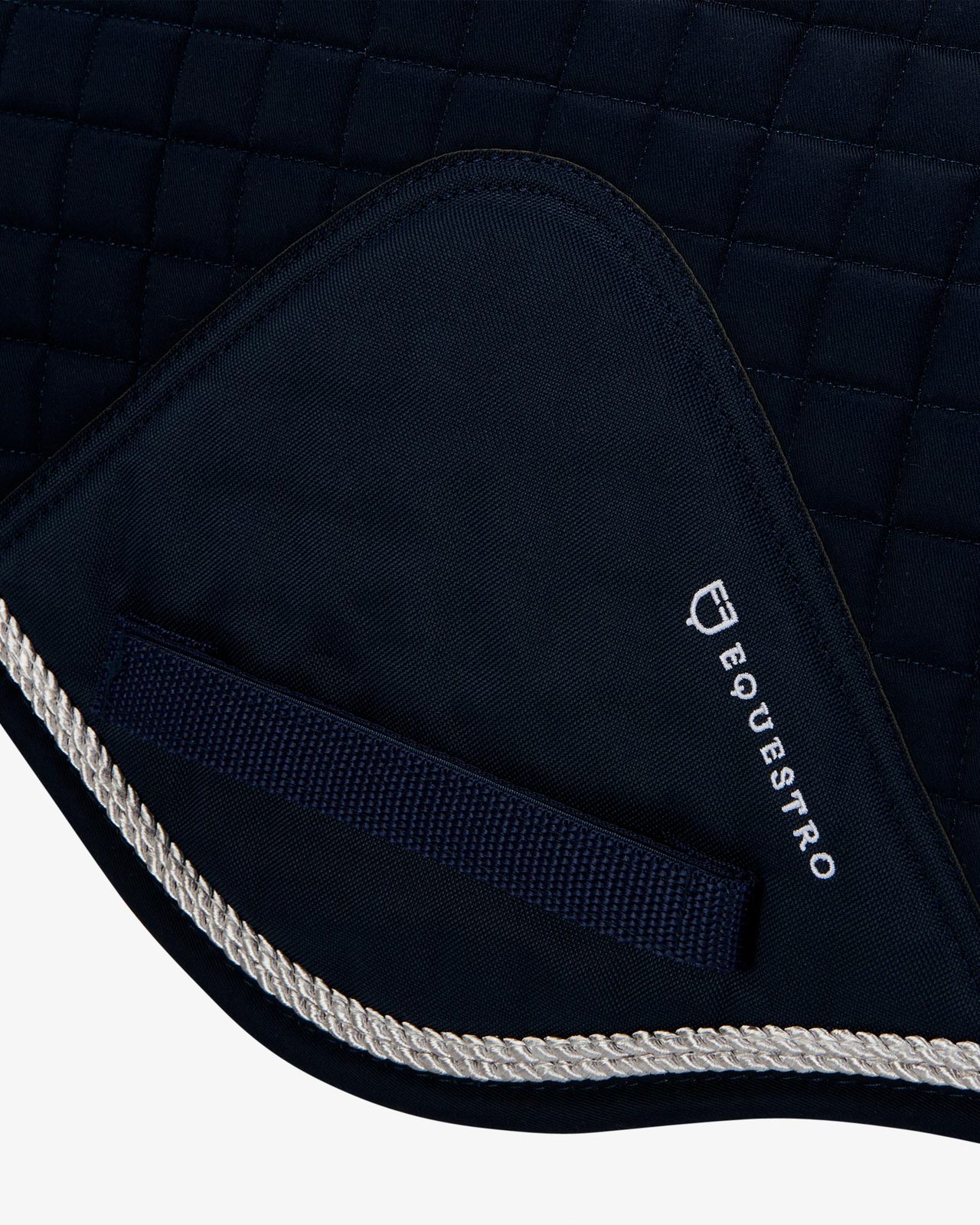 Shaped jumping saddle pad in cotton