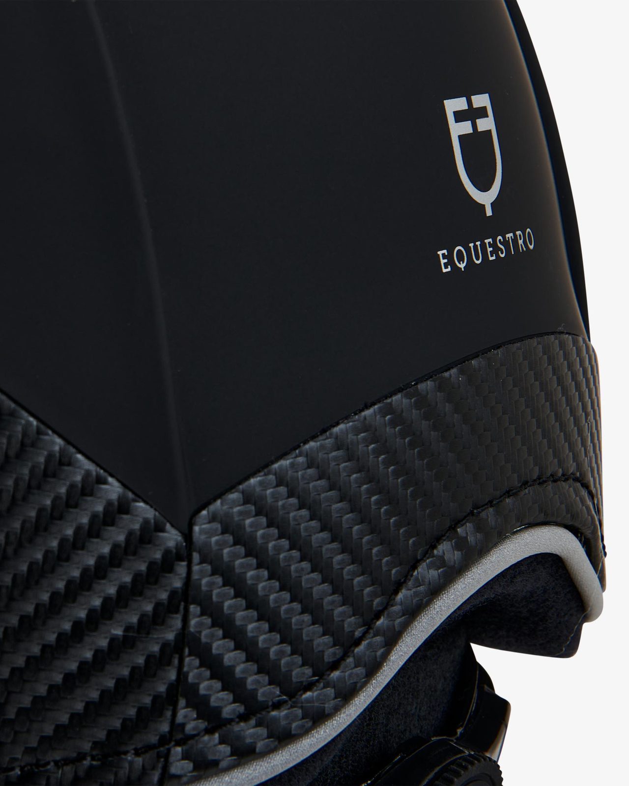 Cap ultra-light in plastica resistente