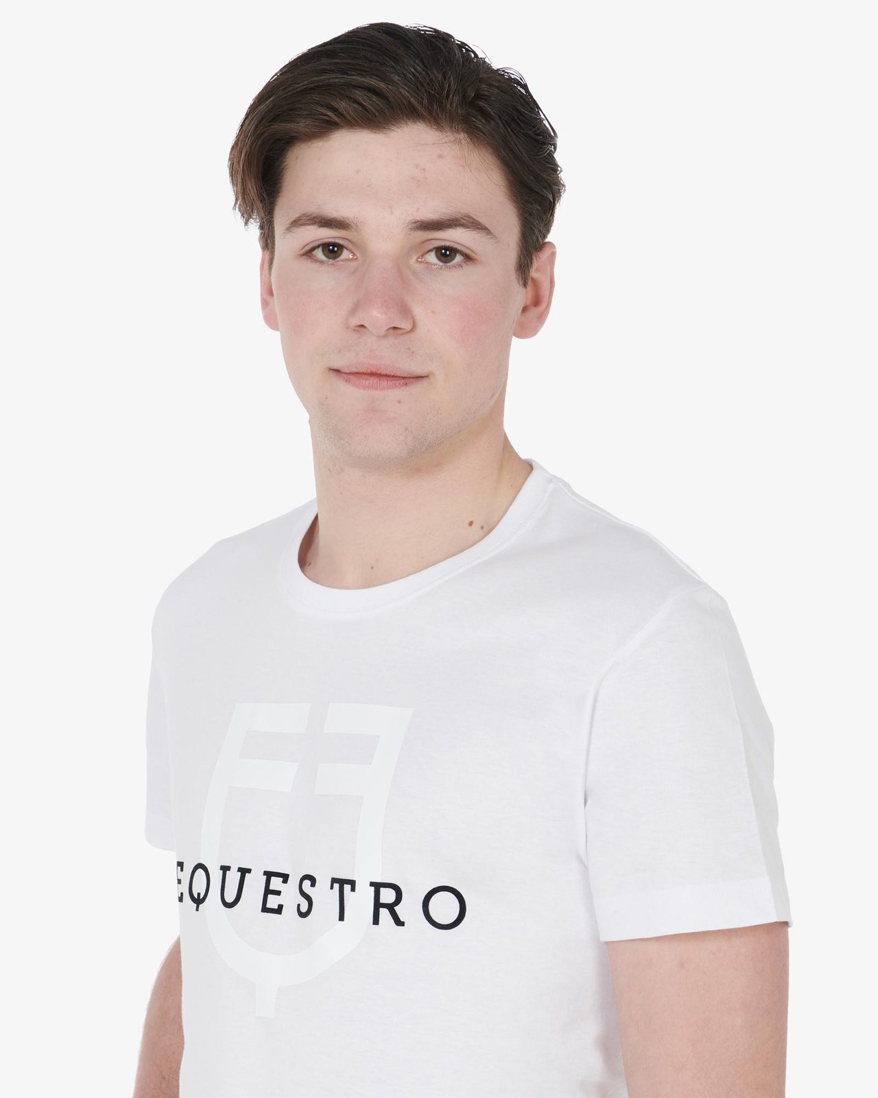 Men's slim fit t-shirt with logo on the chest
