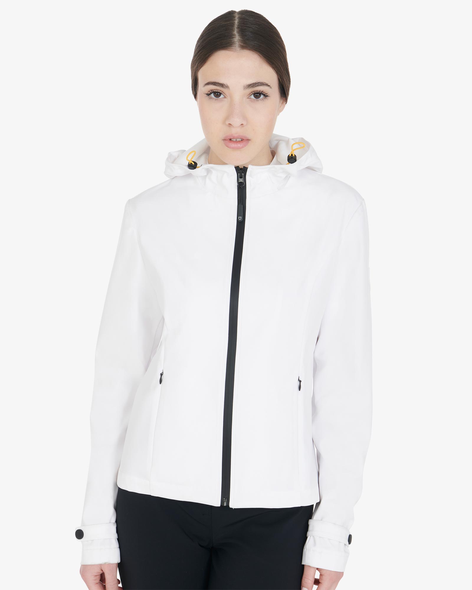 Women's slim fit softshell jacket with windproof zip