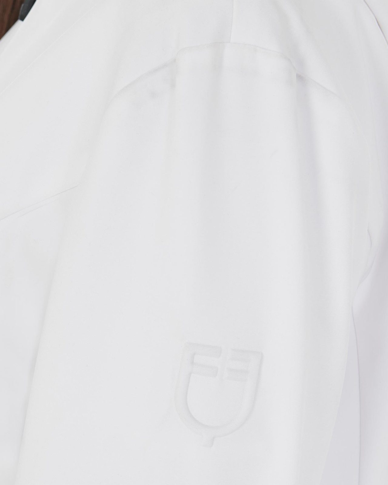Women's slim fit softshell jacket with windproof zip