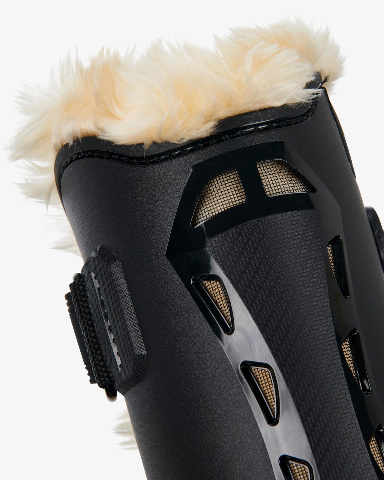 Tendon boots in polyurethane with synthetic lambskin