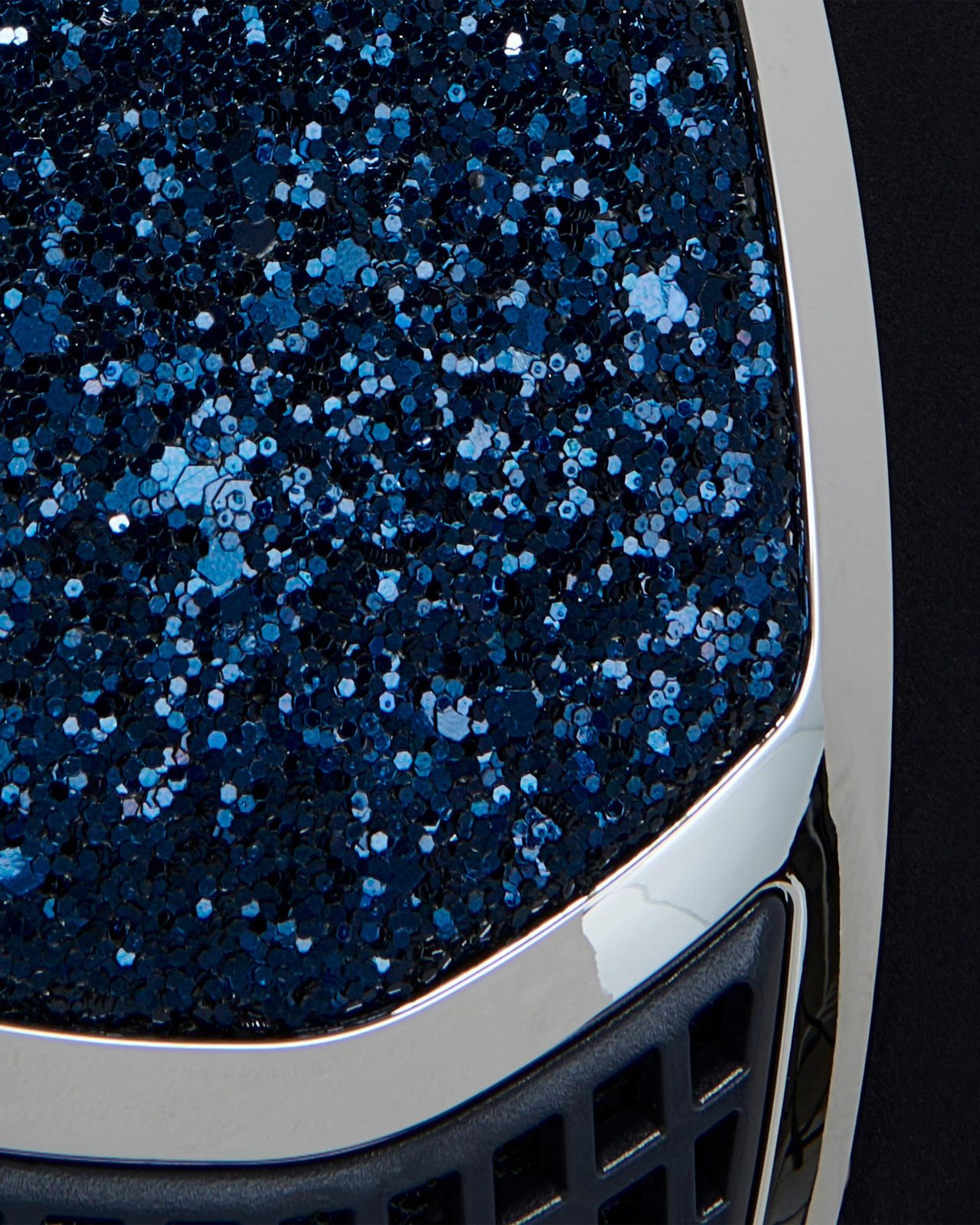 Cap ultra-light in velluto con strass