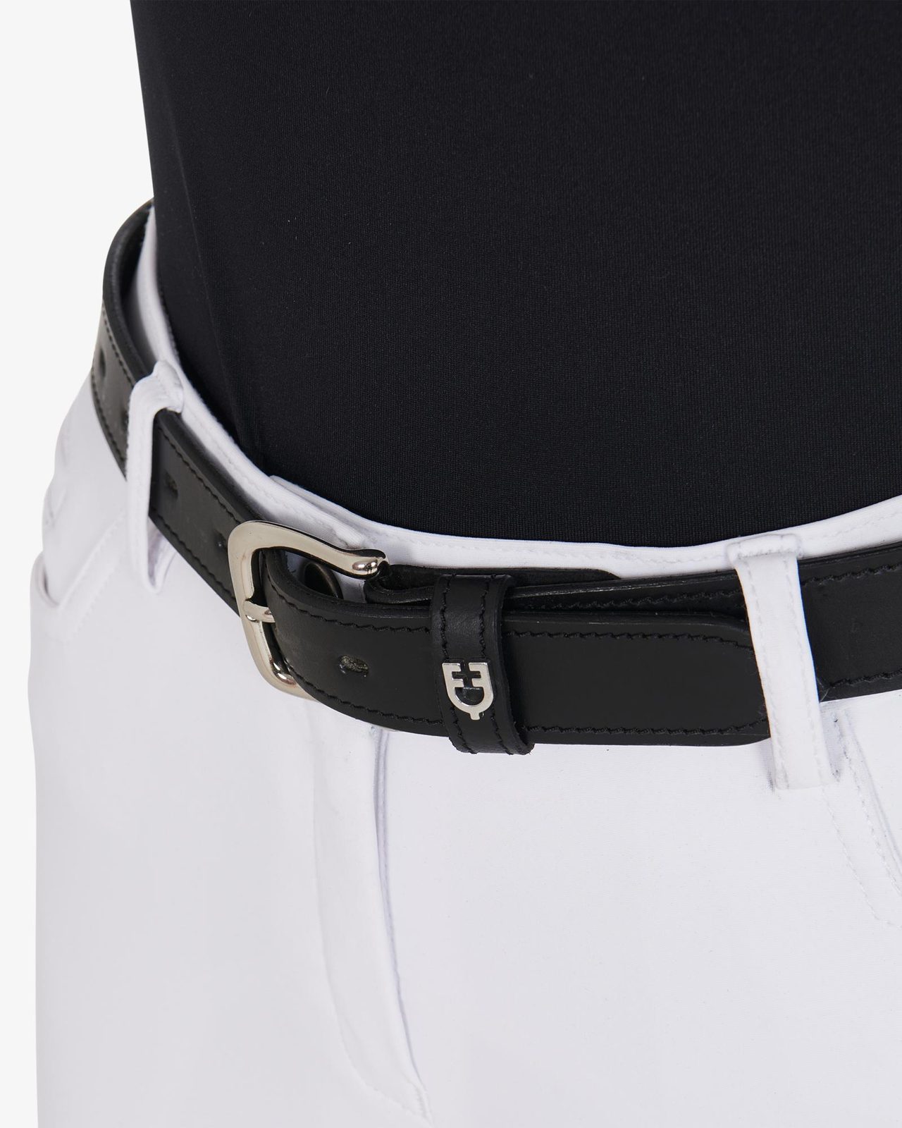 Leather belt with snaffle bits