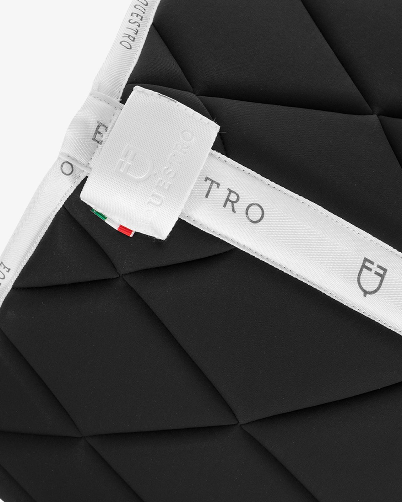 Jumping saddle pad breathable technical fabric