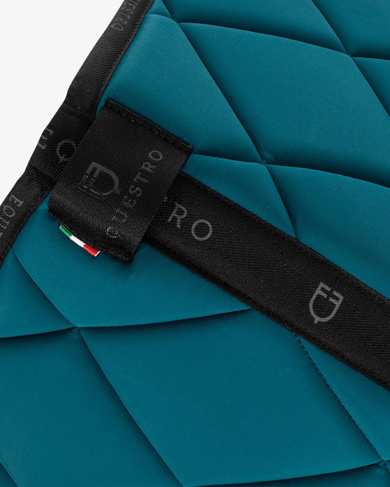 Jumping saddle pad breathable technical fabric