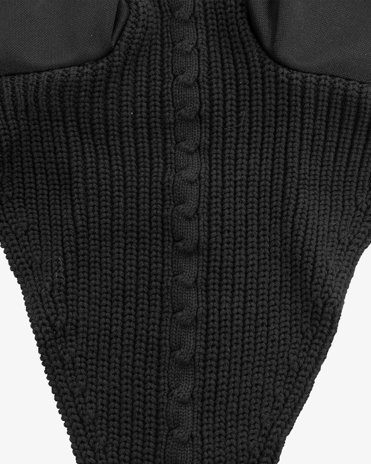 Meshing fly veil with drawstring at the noseband
