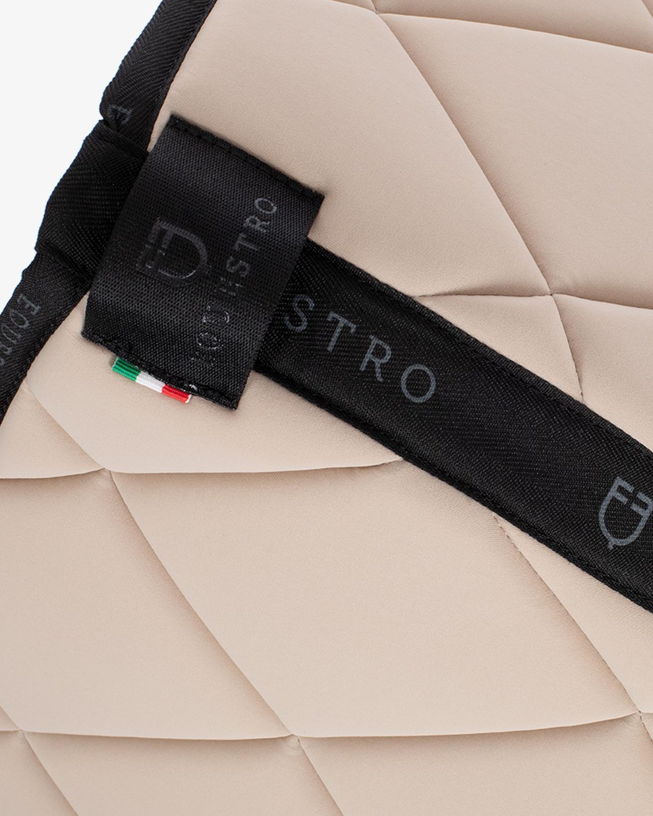 Jumping saddle pad breathable technical fabric