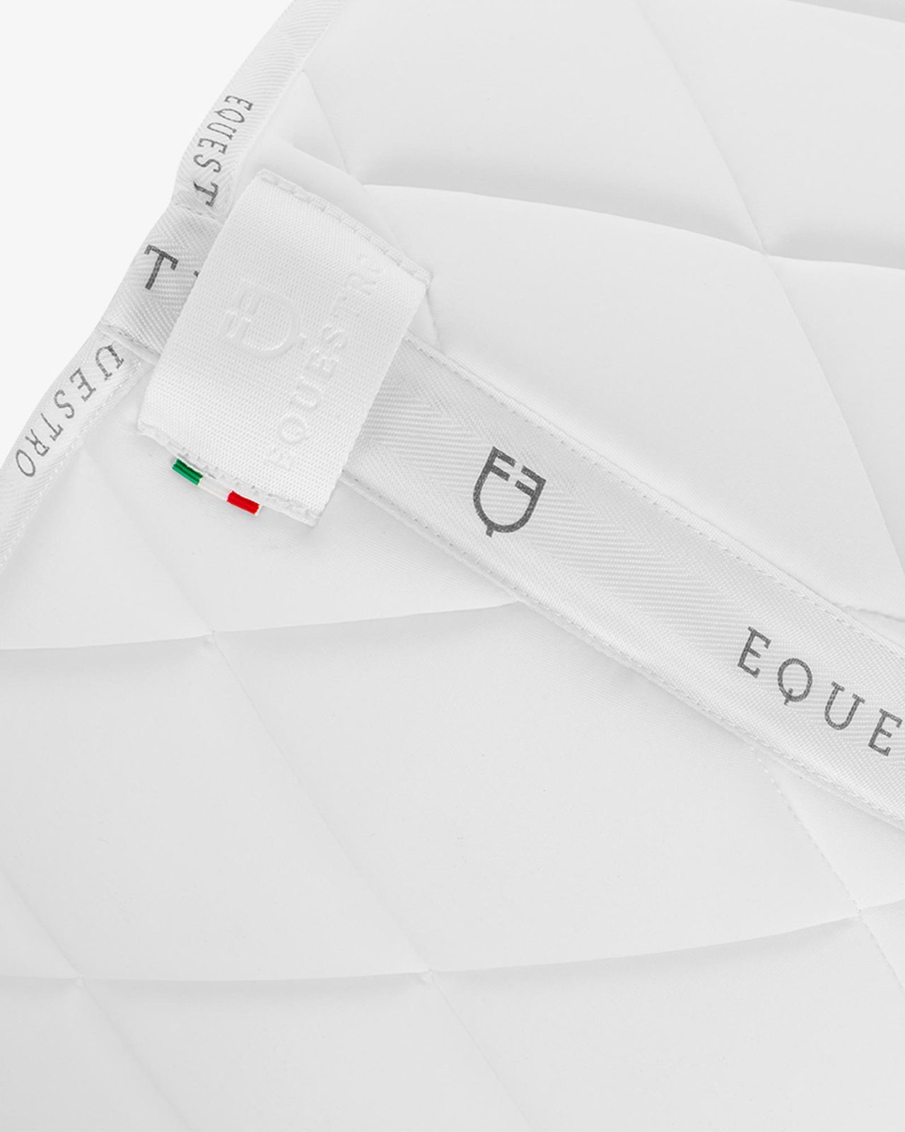 Jumping saddle pad breathable technical fabric