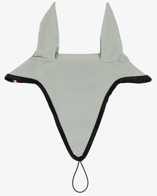 Fly veil in technical fabric with noseband attachment