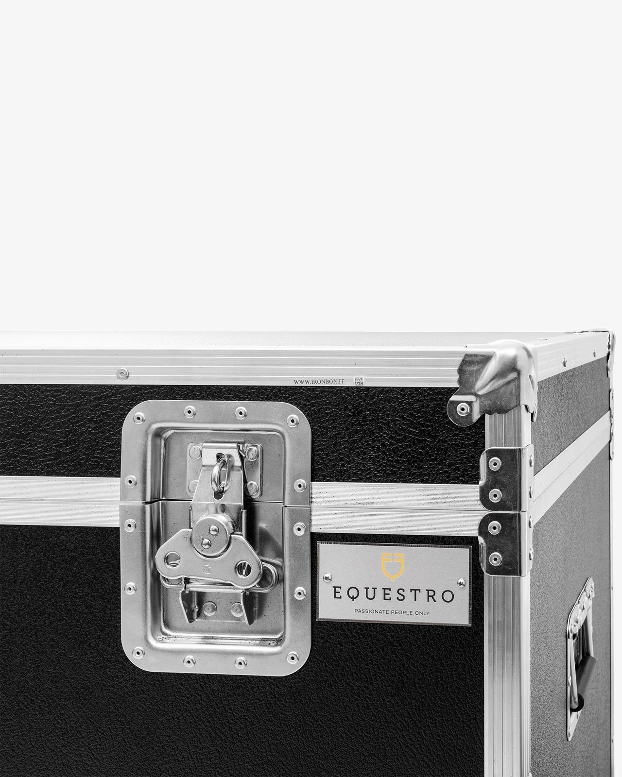 Laminated wool horizontal trunk