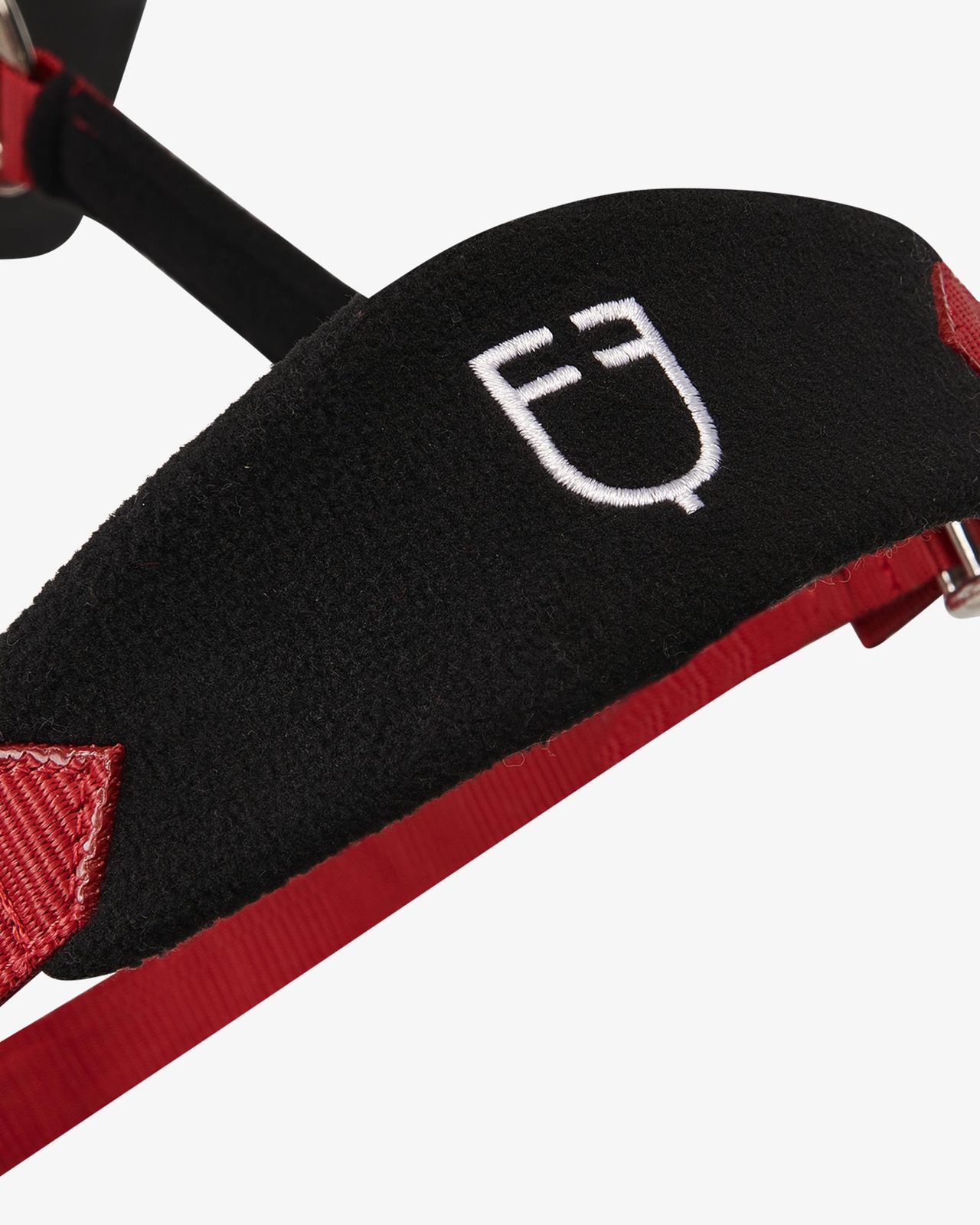 Halter with double adjustment and lead rope