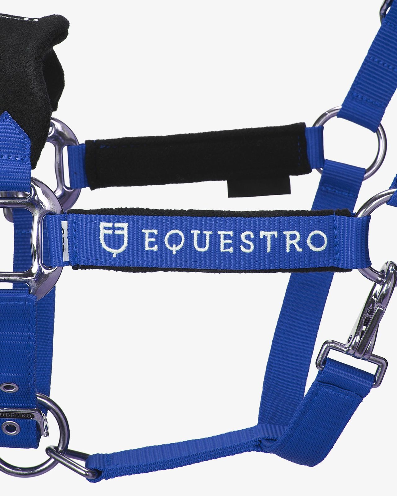 Halter with double adjustment and lead rope