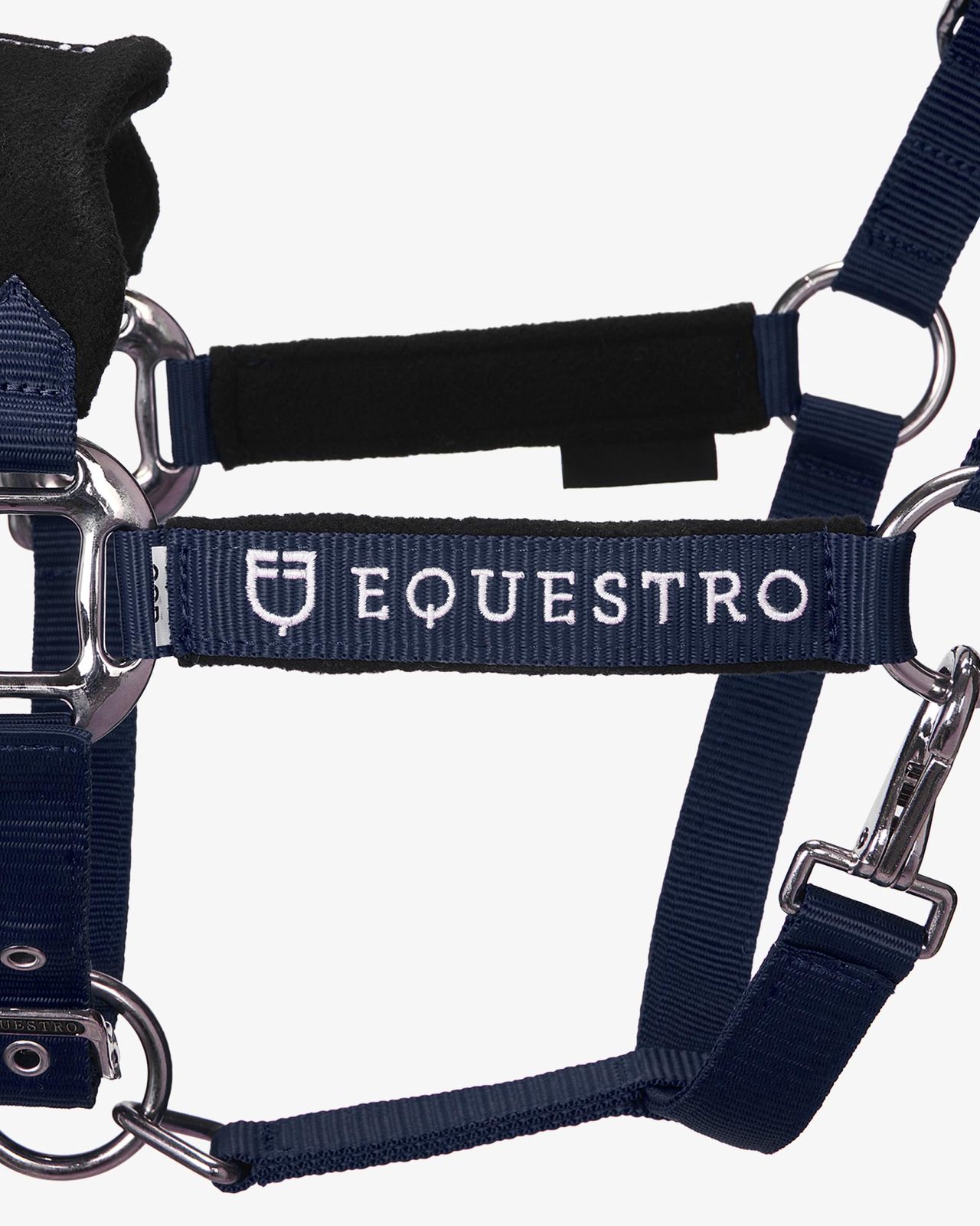 Halter with double adjustment and lead rope