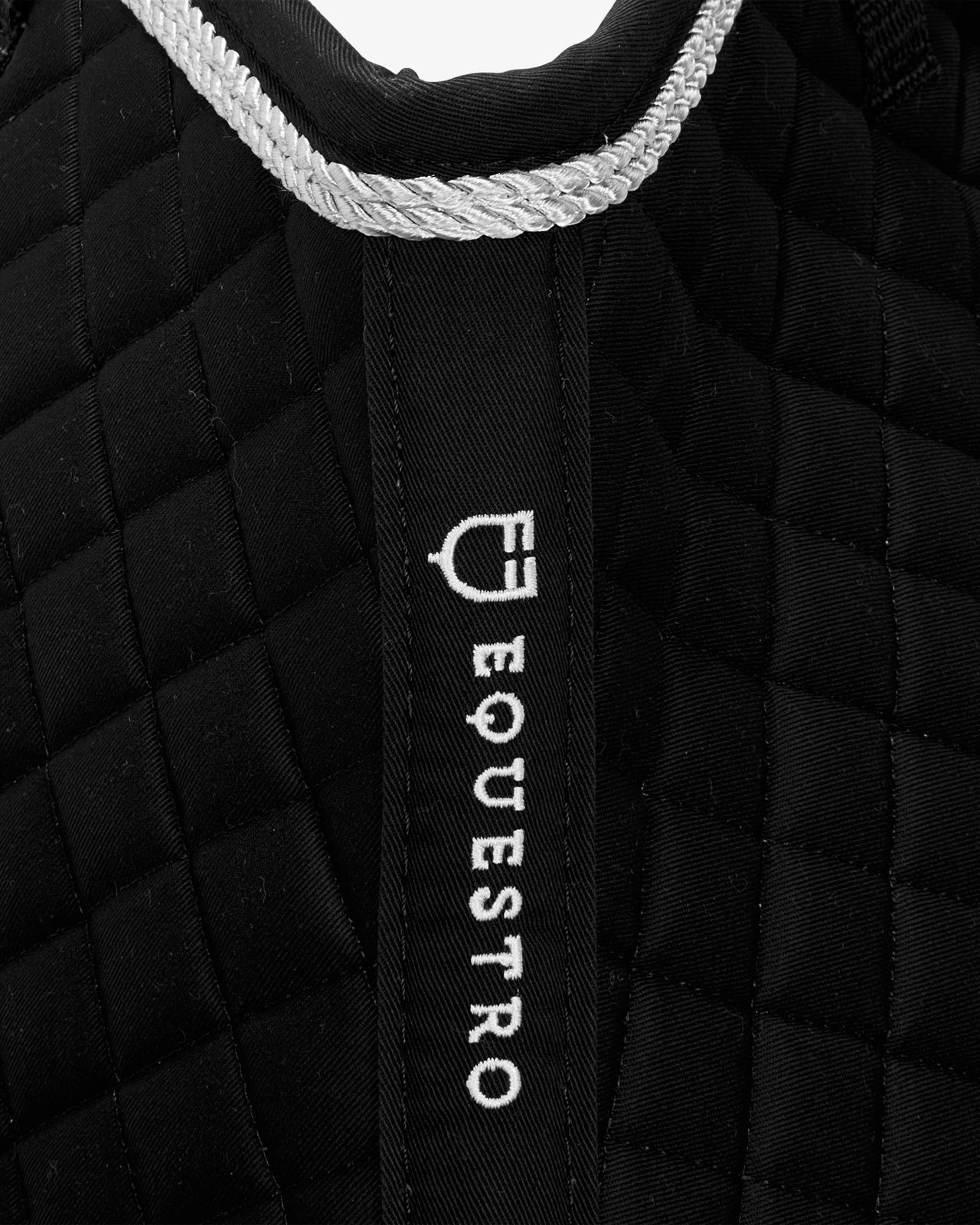 Shaped jumping saddle pad in cotton