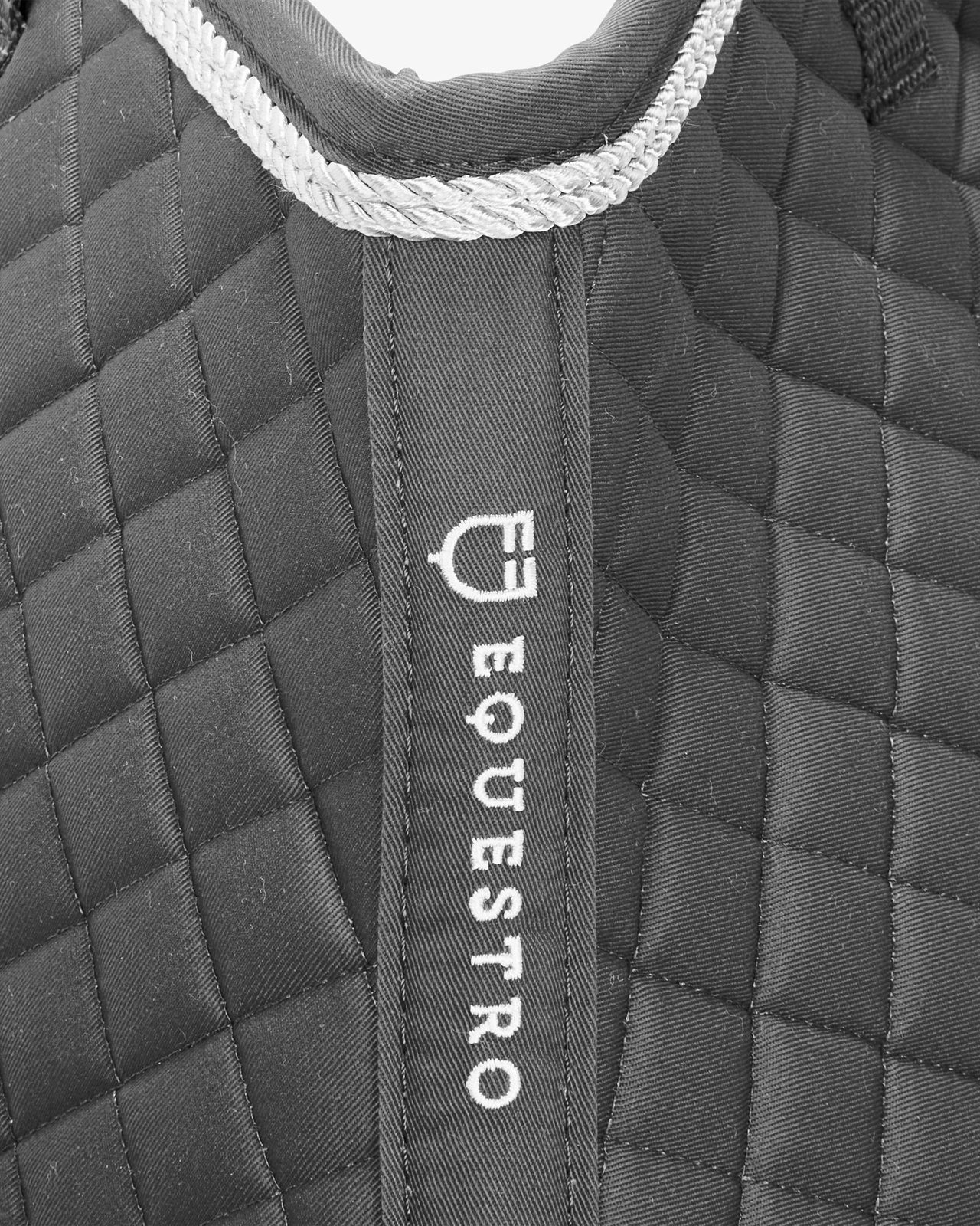 Shaped jumping saddle pad in cotton