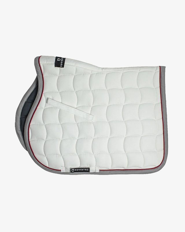 Jumping saddle pad with contrasting trimmings