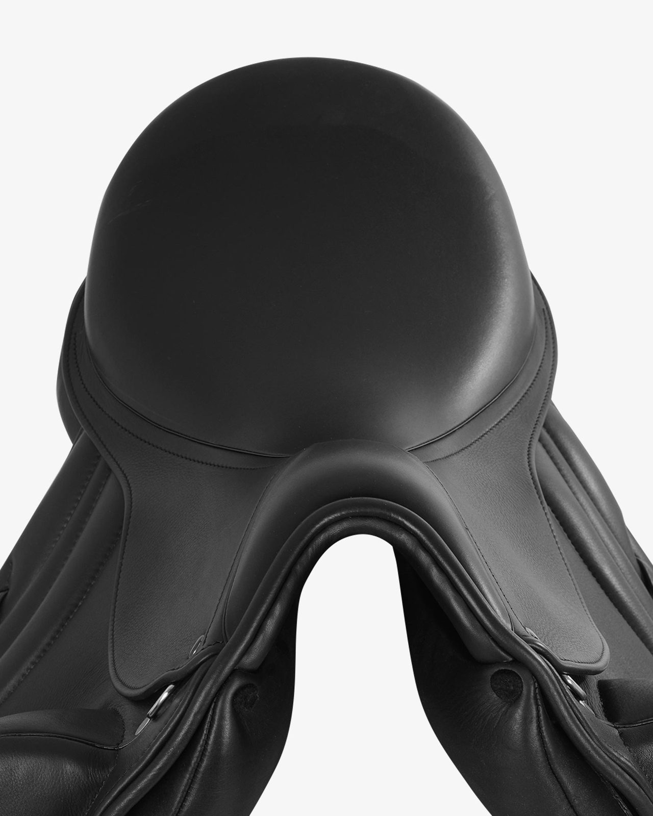 Dressage leather monoflap saddle