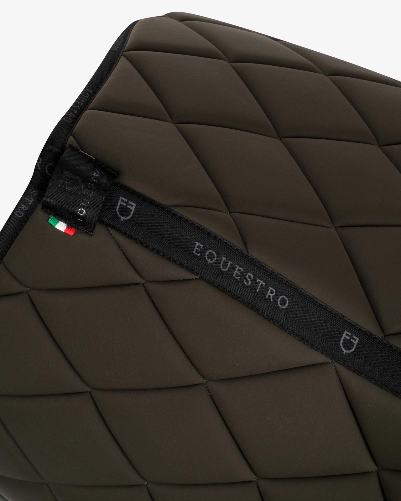 Jumping saddle pad breathable technical fabric