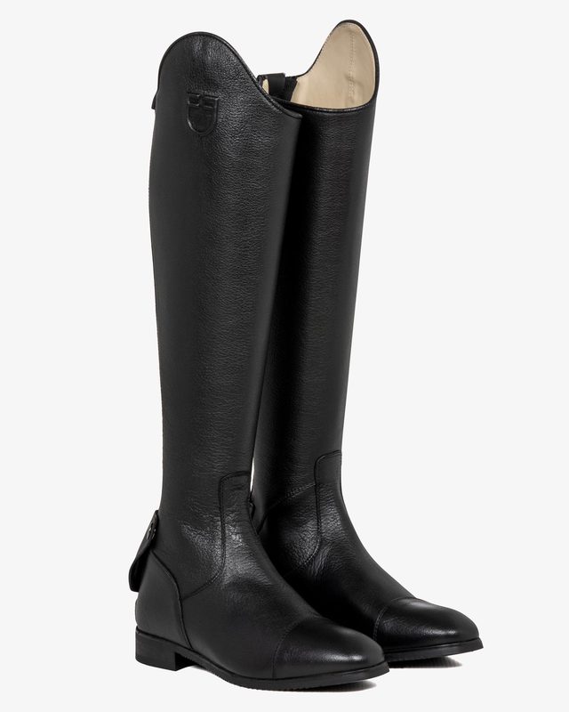 Unisex calfskin boots with rear zipper