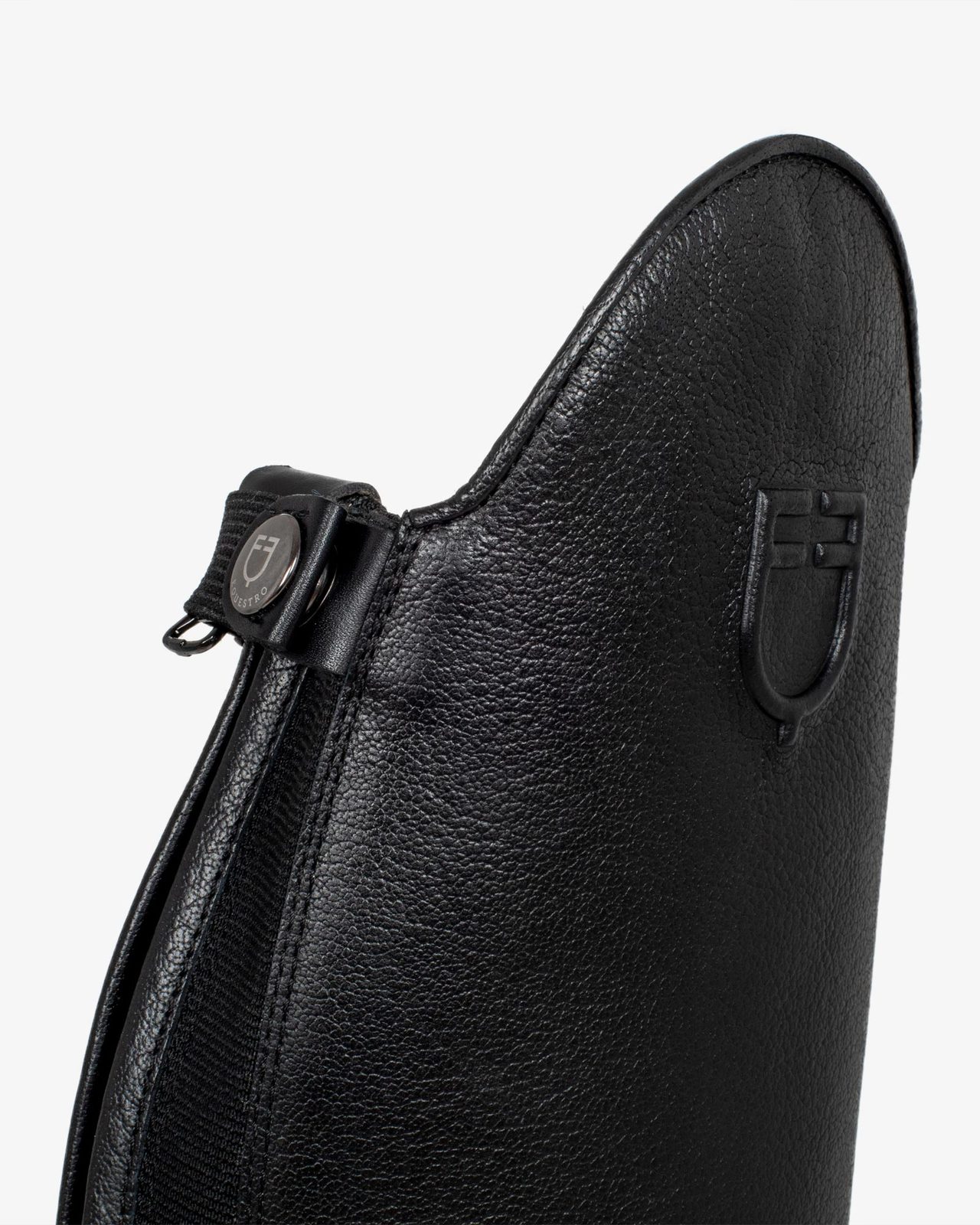 Unisex calfskin boots with rear zipper