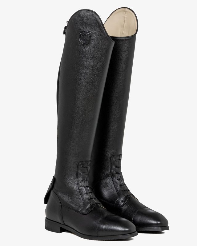 Unisex calfskin boots with front laces