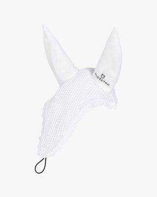Knitted fly veil with elastic front strap