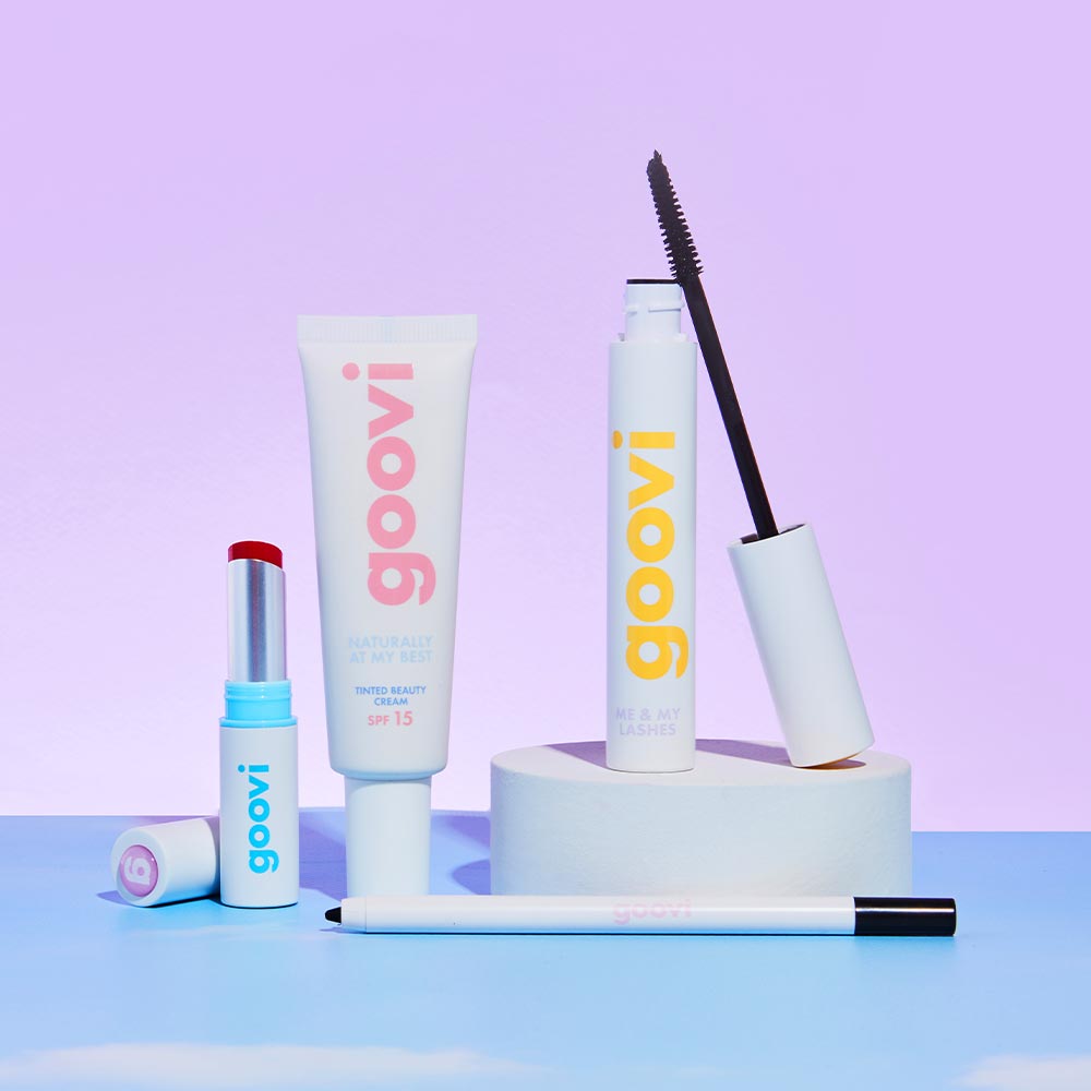 make-up essential

