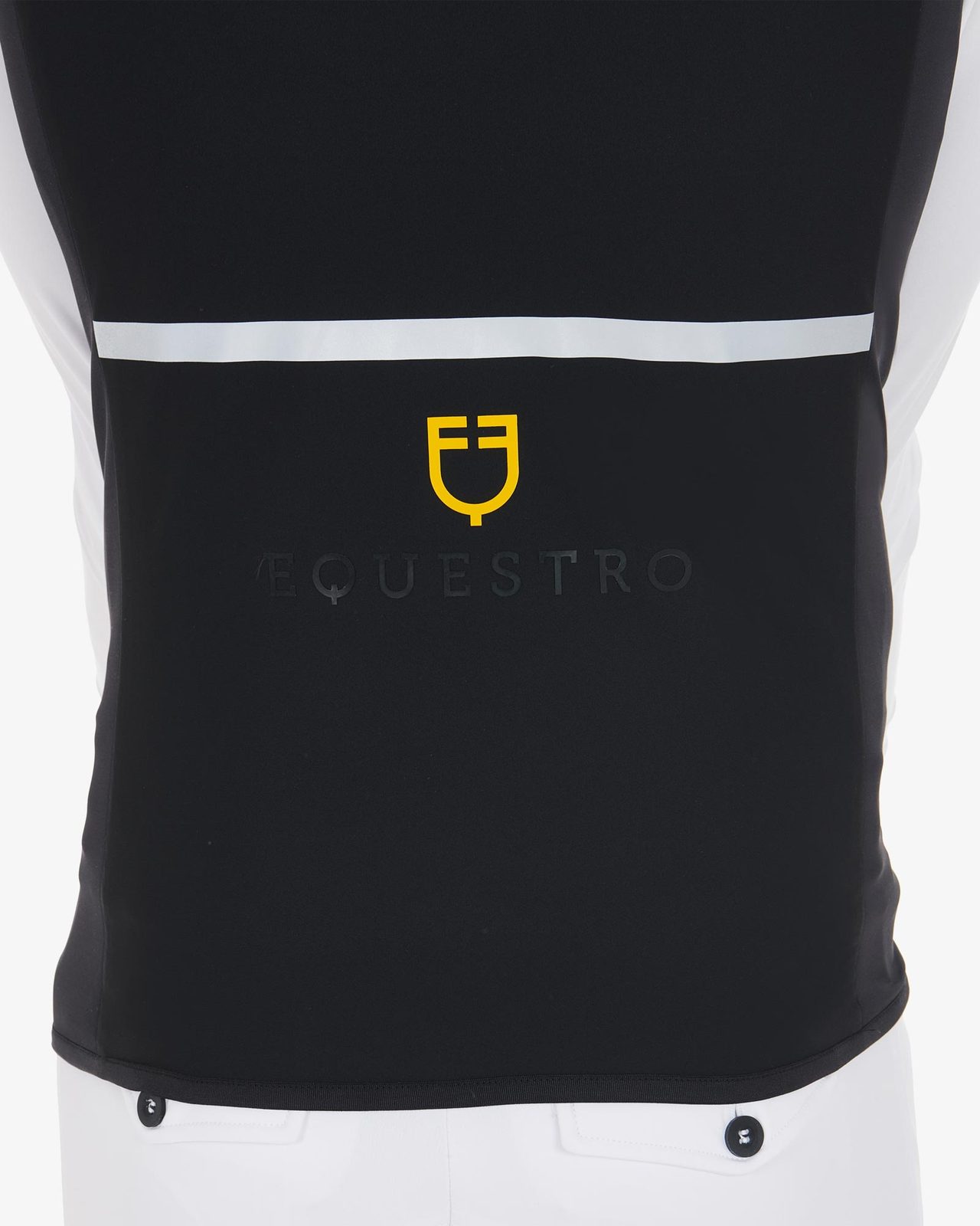 Smanicato uomo slim fit in tessuto tecnico