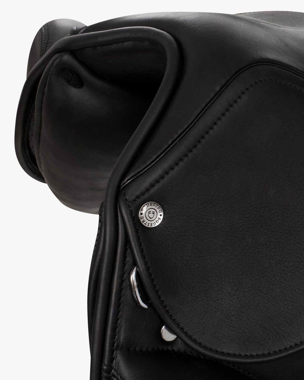 Doubled leather dressage saddle