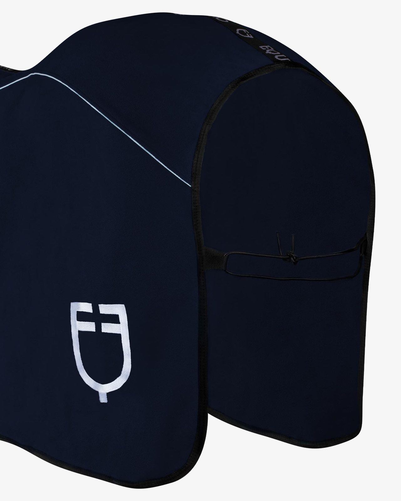 Coperta in pile con chiusura frontale con flap