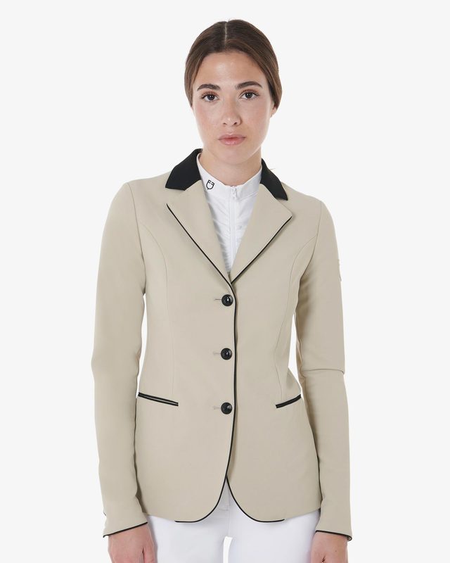 Women's three-button competition jacket