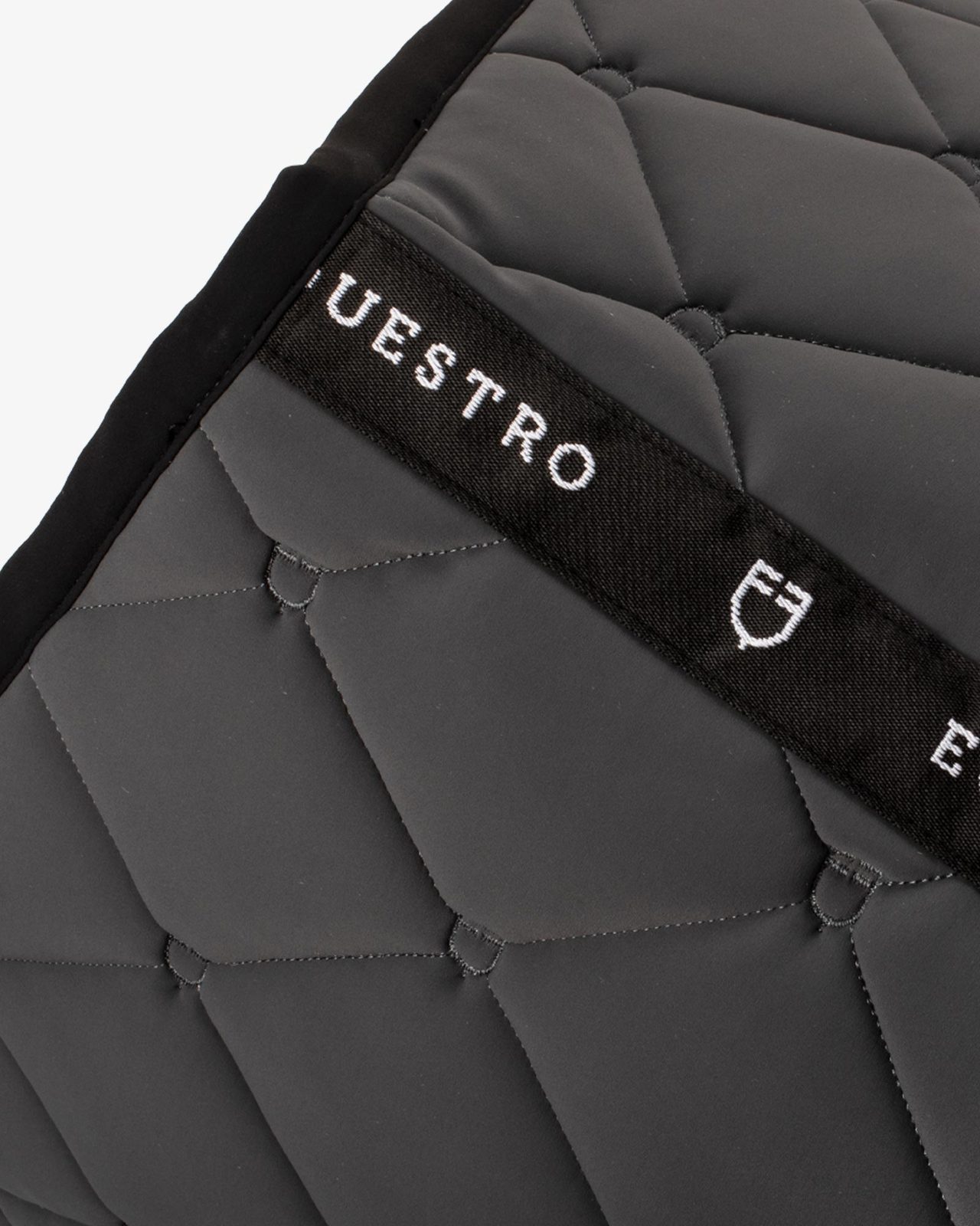 Jumping saddle pad in technical fabric