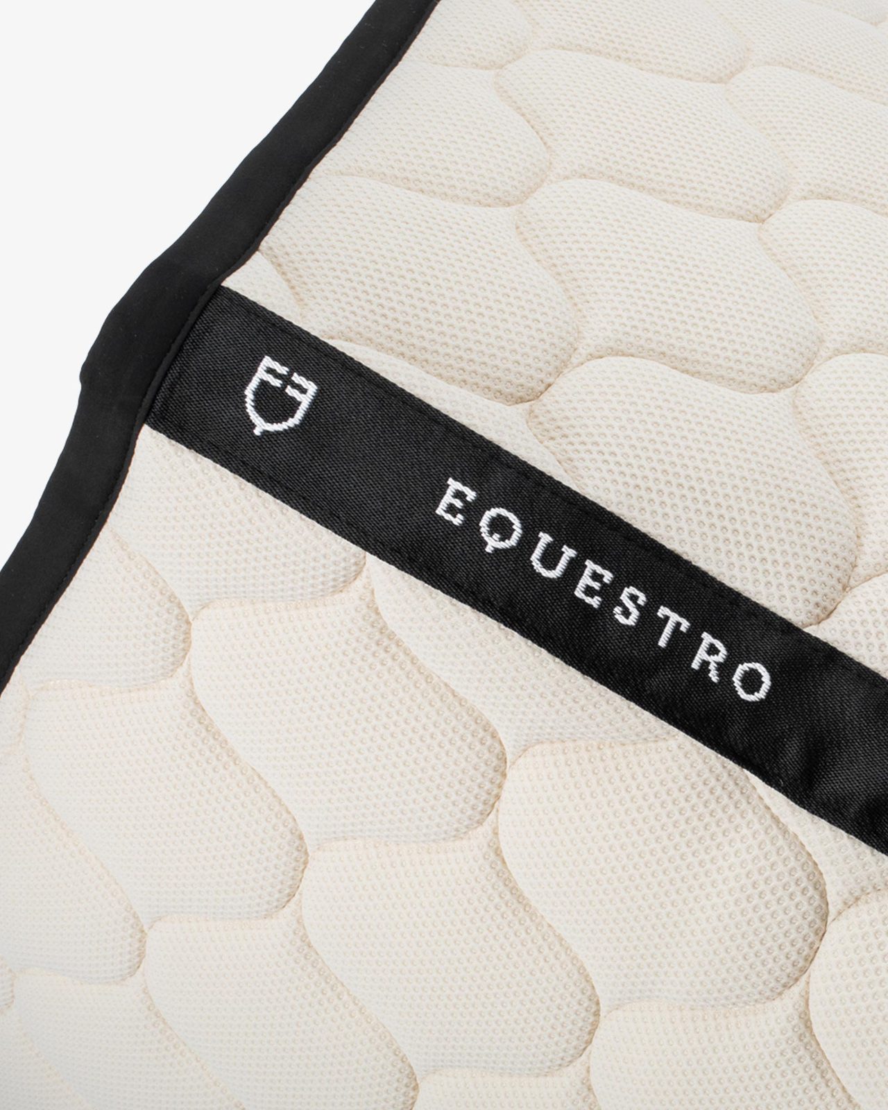Logo mesh fabric jump saddle pad