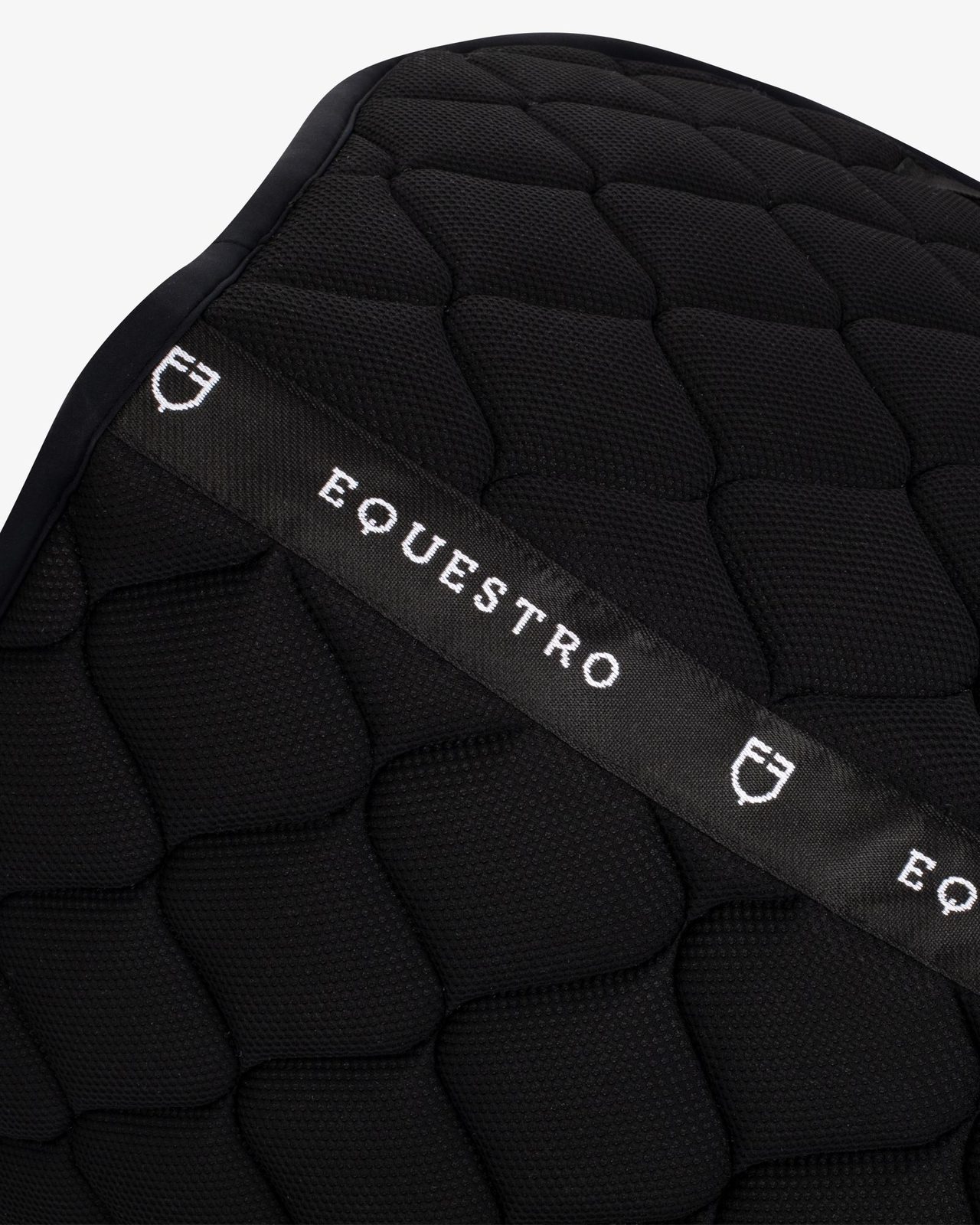 Logo mesh fabric jump saddle pad