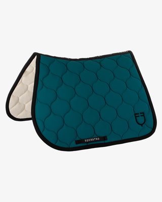Jumping saddle pad with onion quilting
