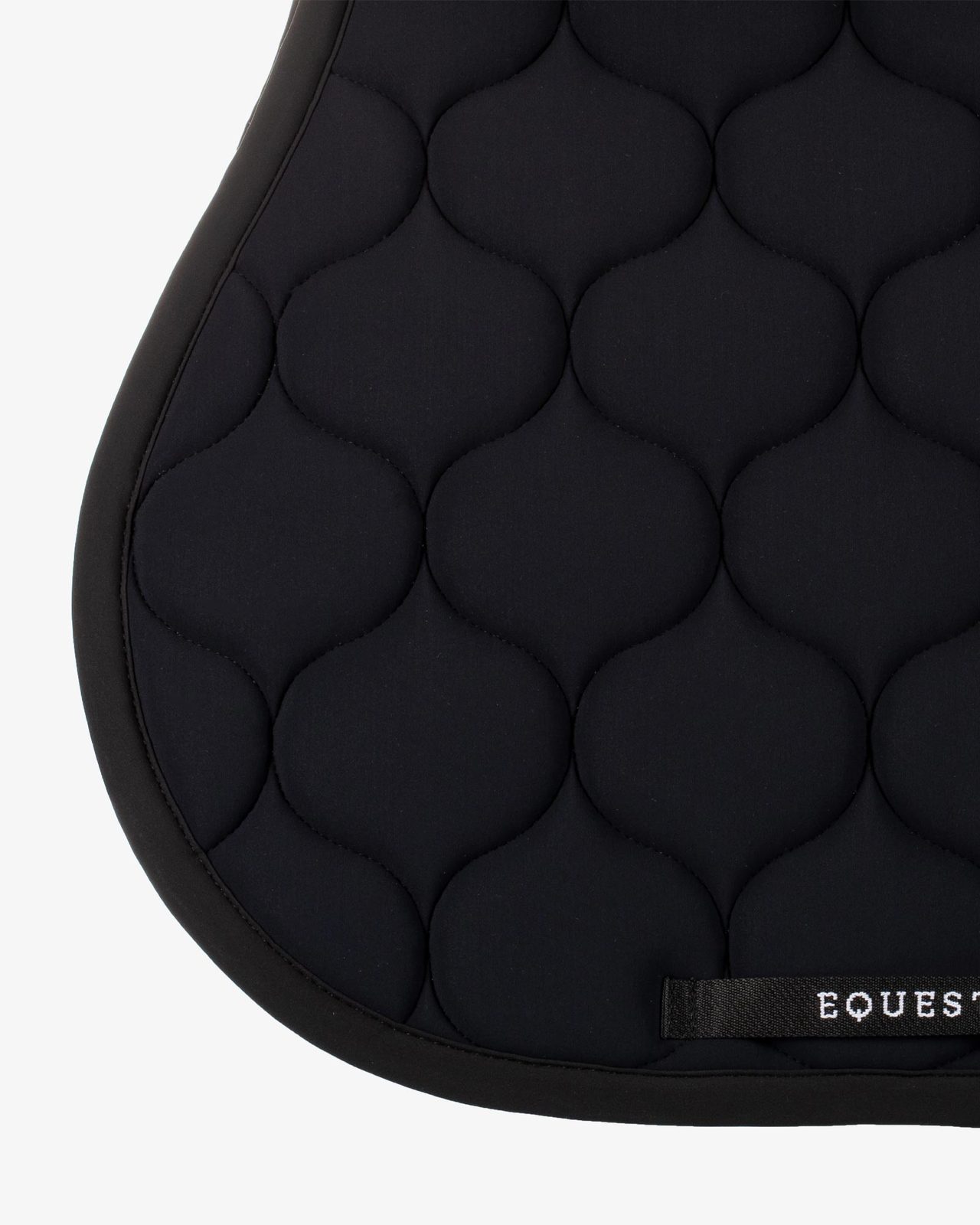 Jumping saddle pad with onion quilting