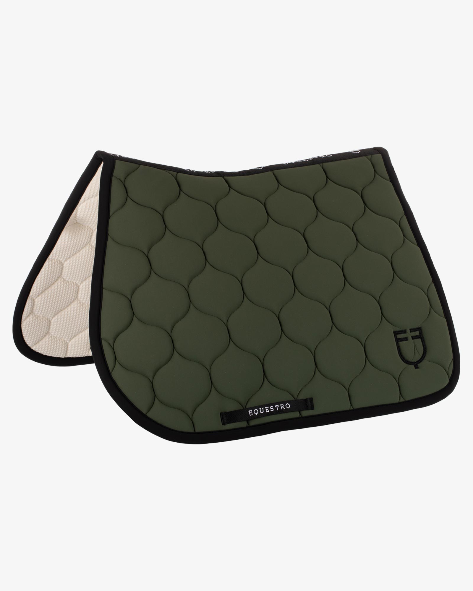 Jumping saddle pad with onion quilting