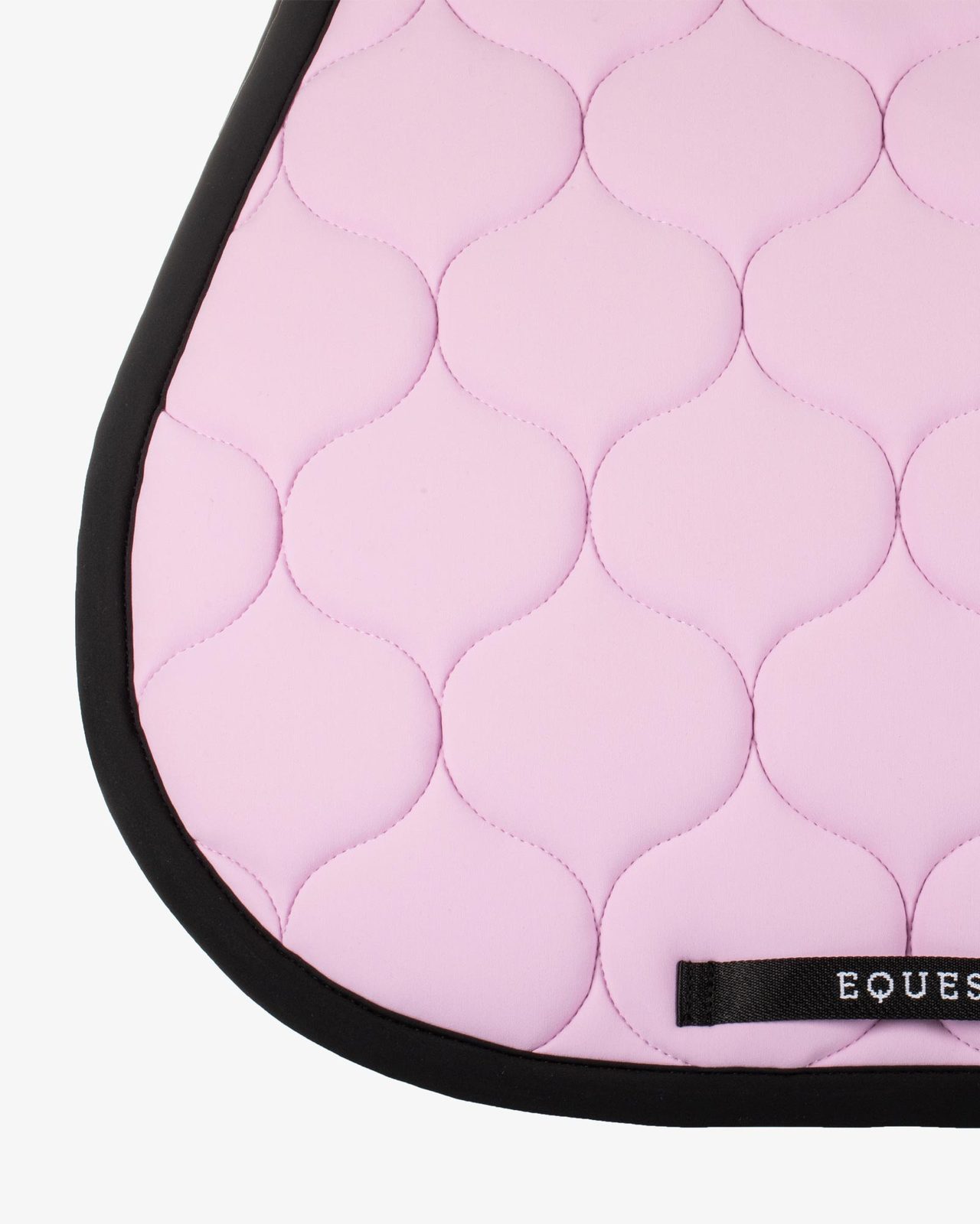 Jumping saddle pad with onion quilting