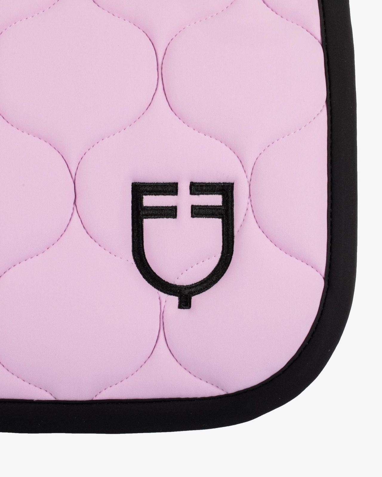 Jumping saddle pad with onion quilting