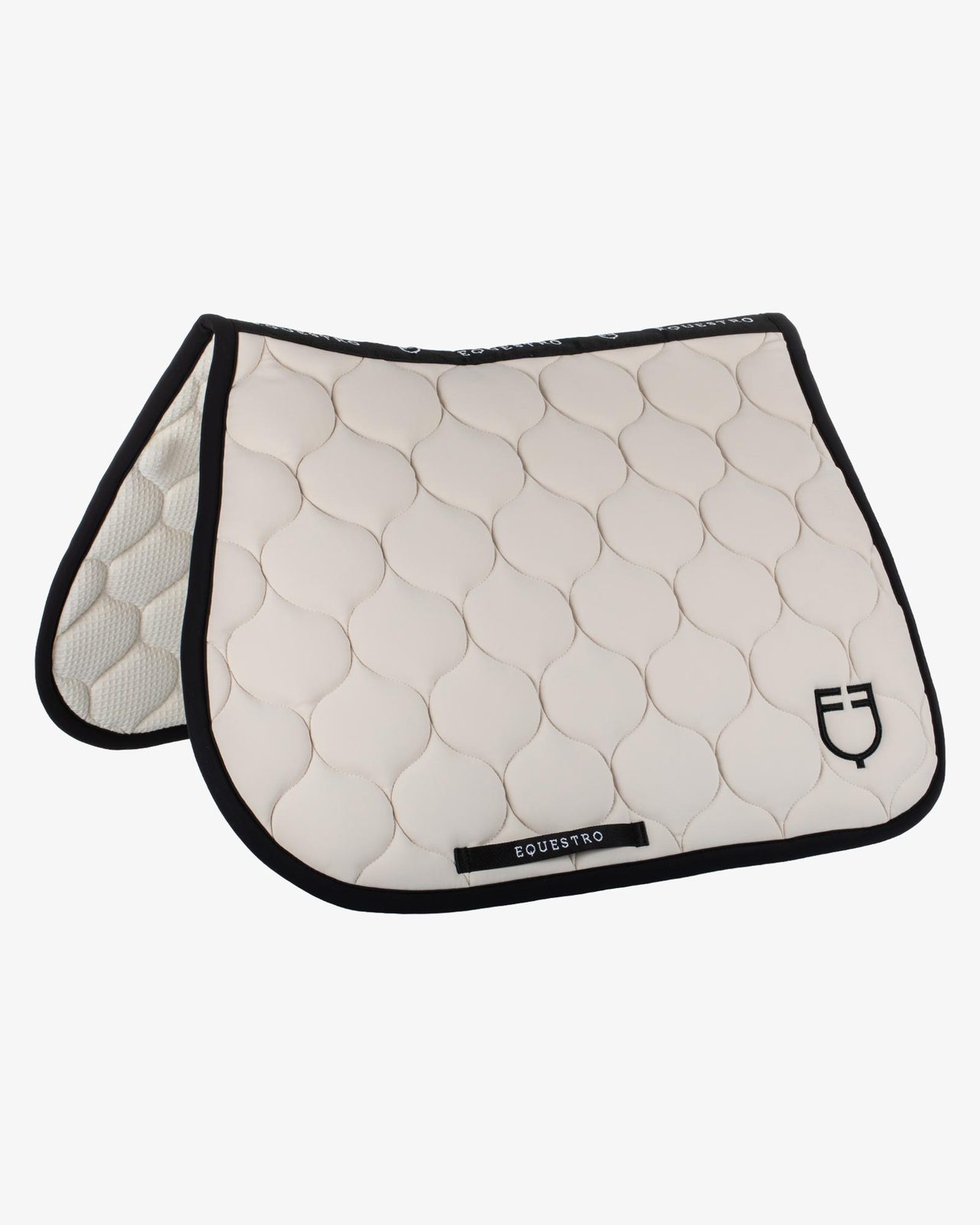 Jumping saddle pad with onion quilting