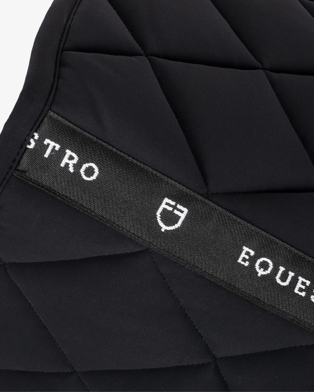 Jumping saddle pad with embroidered logo black line edition