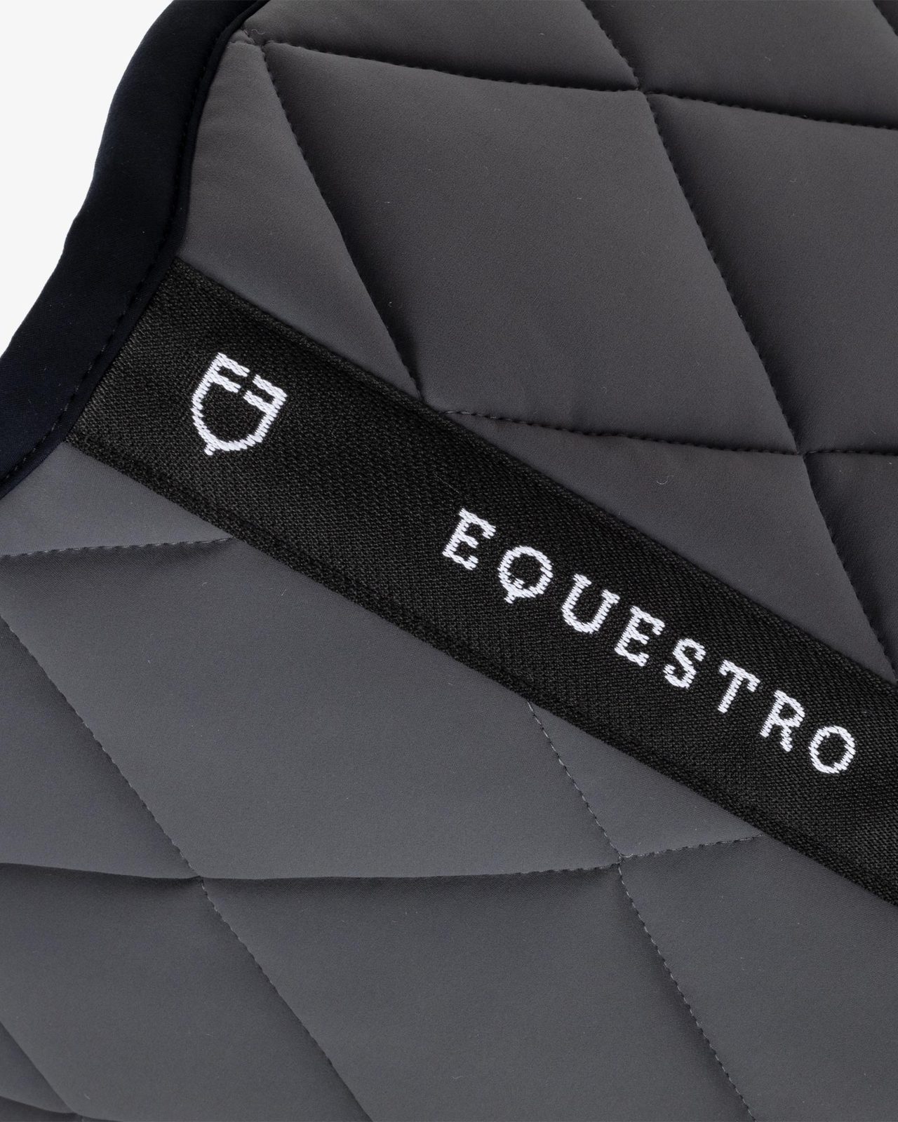 Jumping saddle pad with embroidered logo black line edition